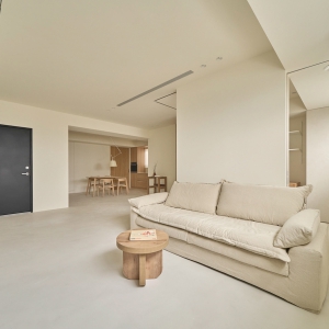 光与白的交织，描摹原木风温润舒适之家